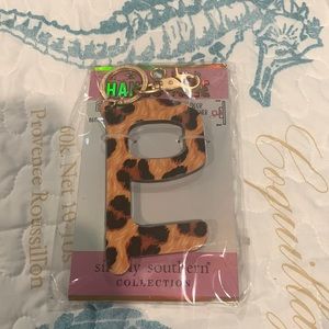 Simply Southern NWT leopard Hands free door opener